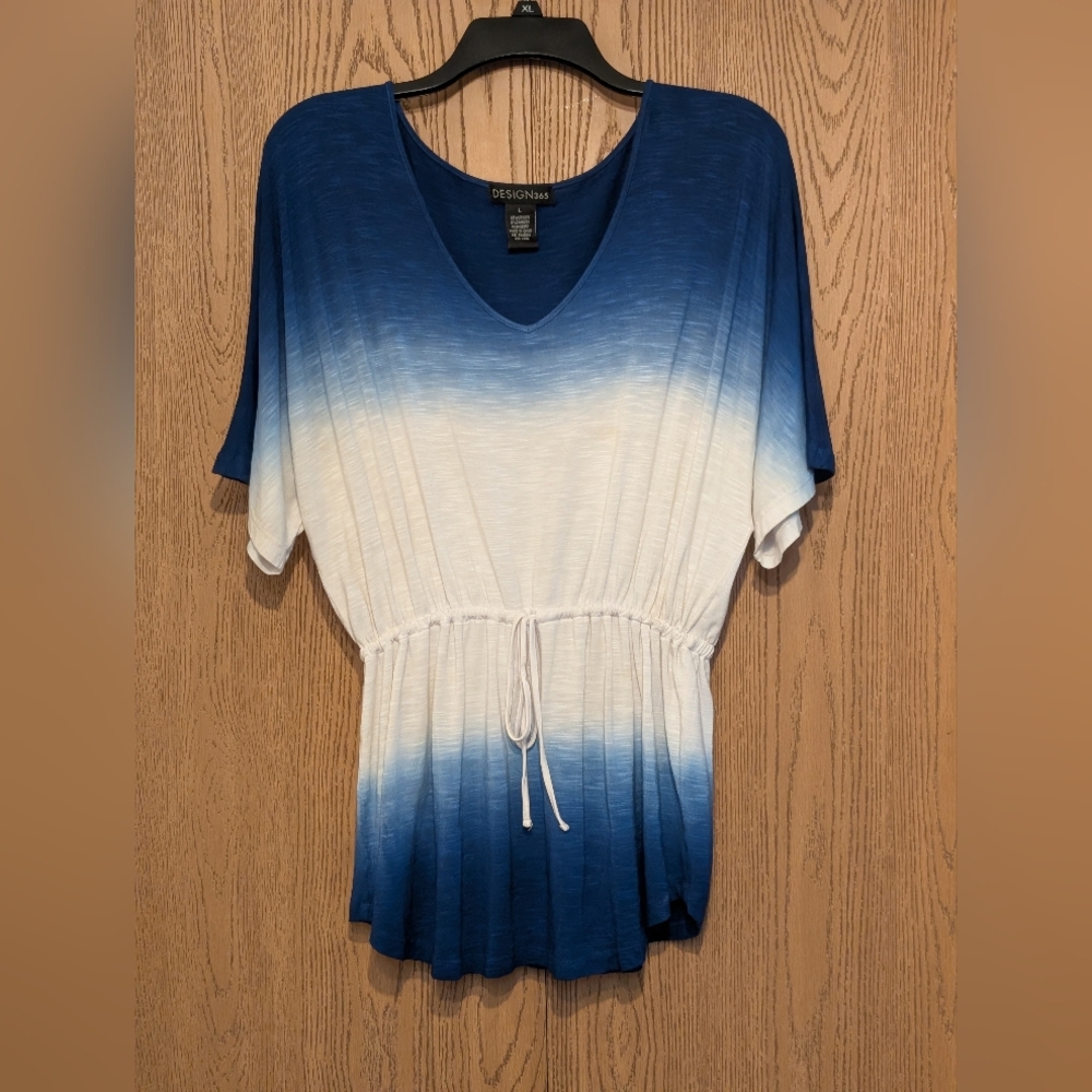 Design History Blue and White Ombre Women's Top